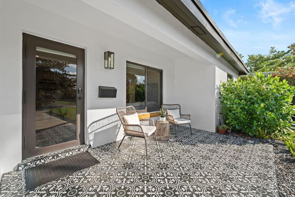 Photo of 1604 NE 16th Avenue, Fort Lauderdale, FL 33305 (MLS # F10545464)