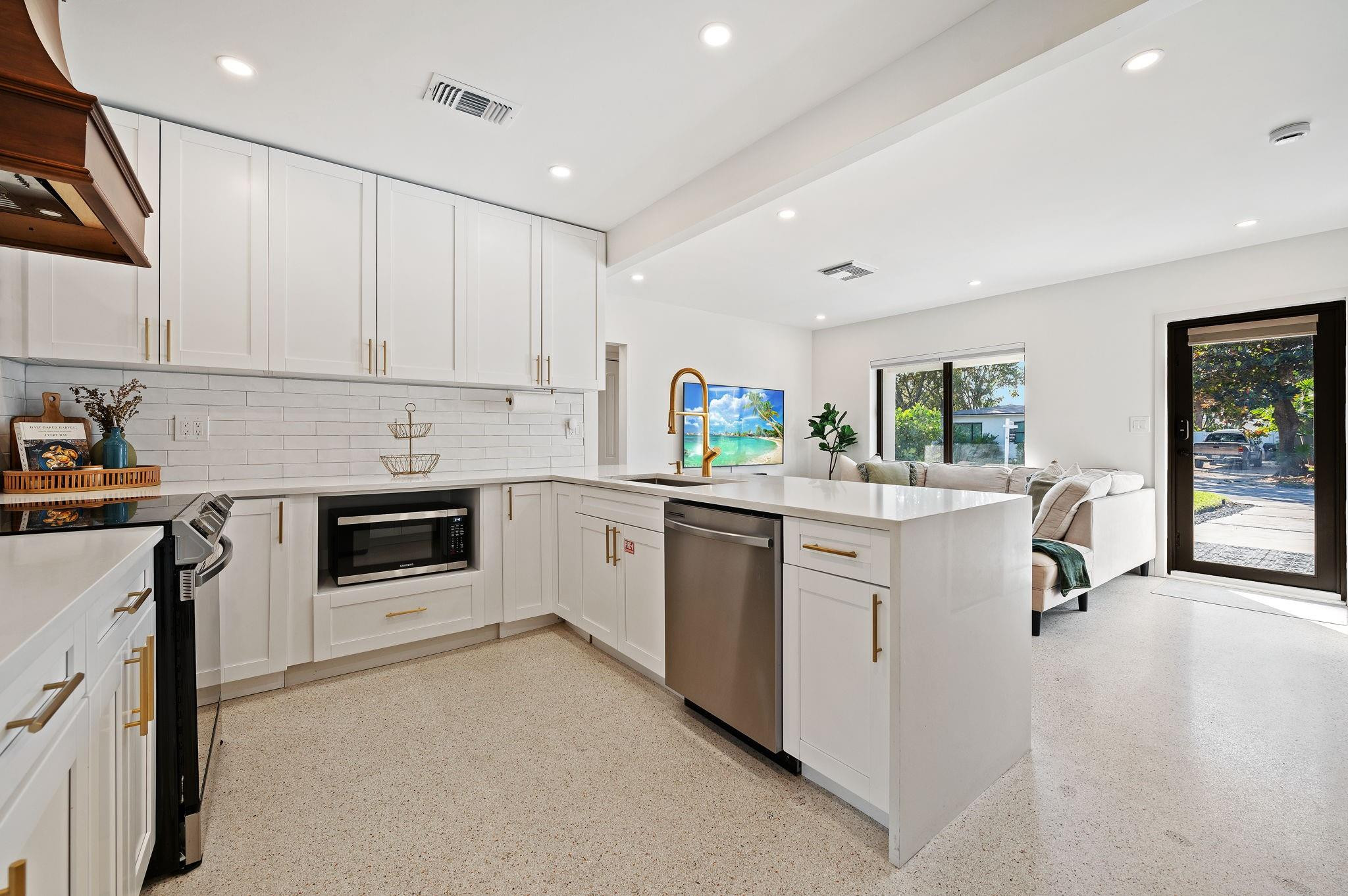 POINSETTIA HEIGHTS - Residential