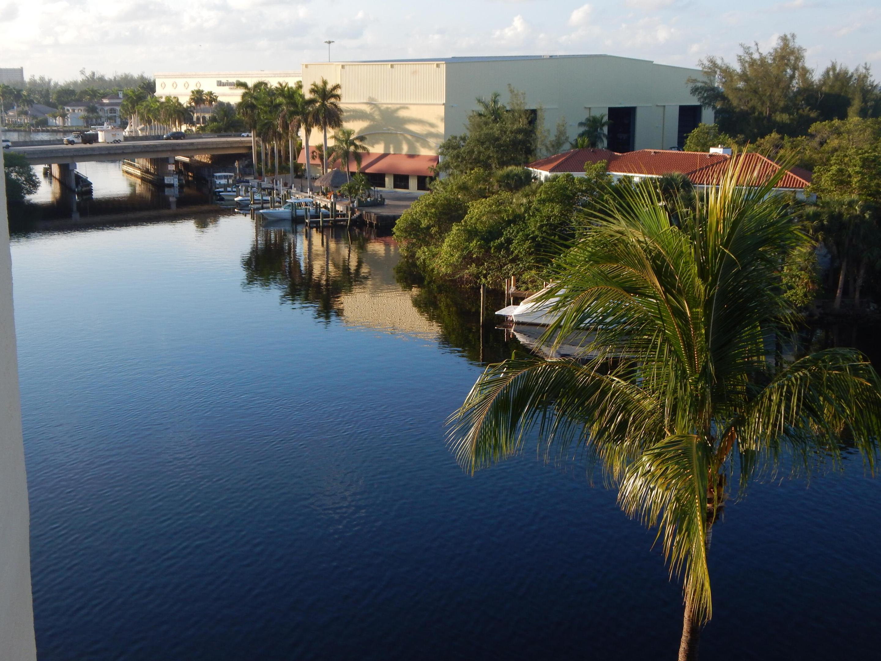 BOCA BAYOU PH 1, 2 THRU 5 & 7 CONDOS - Residential