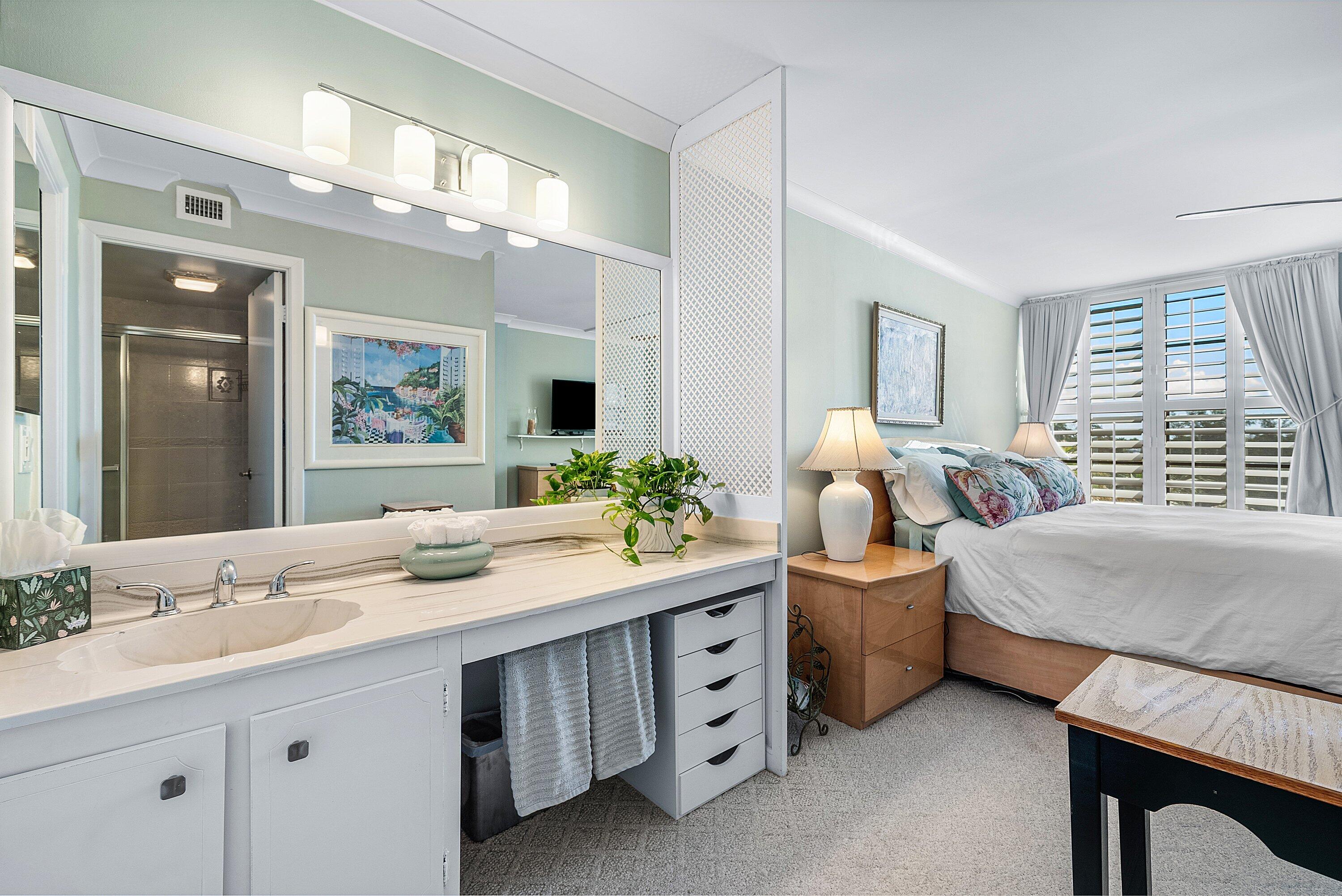 BOCA BAYOU PH 1, 2 THRU 5 & 7 CONDOS - Residential