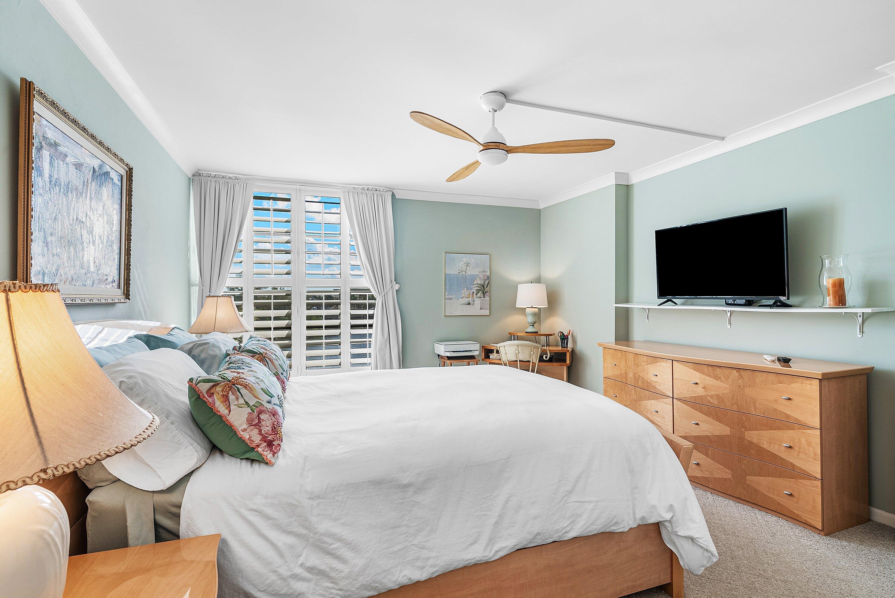 BOCA BAYOU PH 1, 2 THRU 5 & 7 CONDOS - Residential