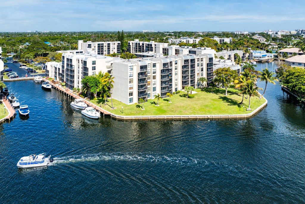 Photo of 7 Royal Palm Way #507, Boca Raton, FL 33432 (MLS # R11164745)