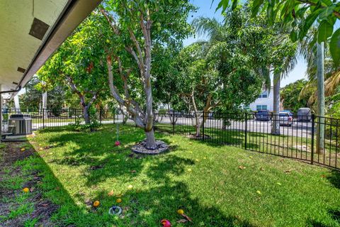 Tiny photo for 5570 NE 26th Avenue, Fort Lauderdale, FL 33308 (MLS # B26047567)