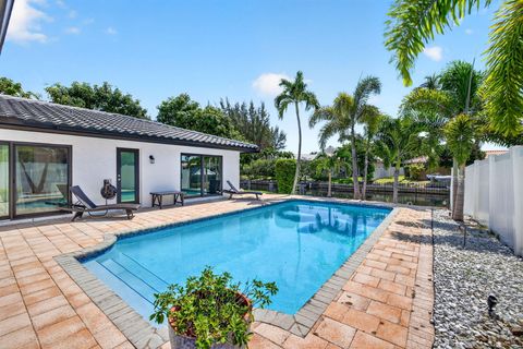 Tiny photo for 5570 NE 26th Avenue, Fort Lauderdale, FL 33308 (MLS # B26047567)
