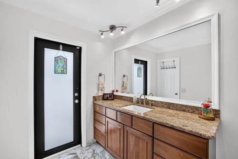 Tiny photo for 5570 NE 26th Avenue, Fort Lauderdale, FL 33308 (MLS # B26047567)