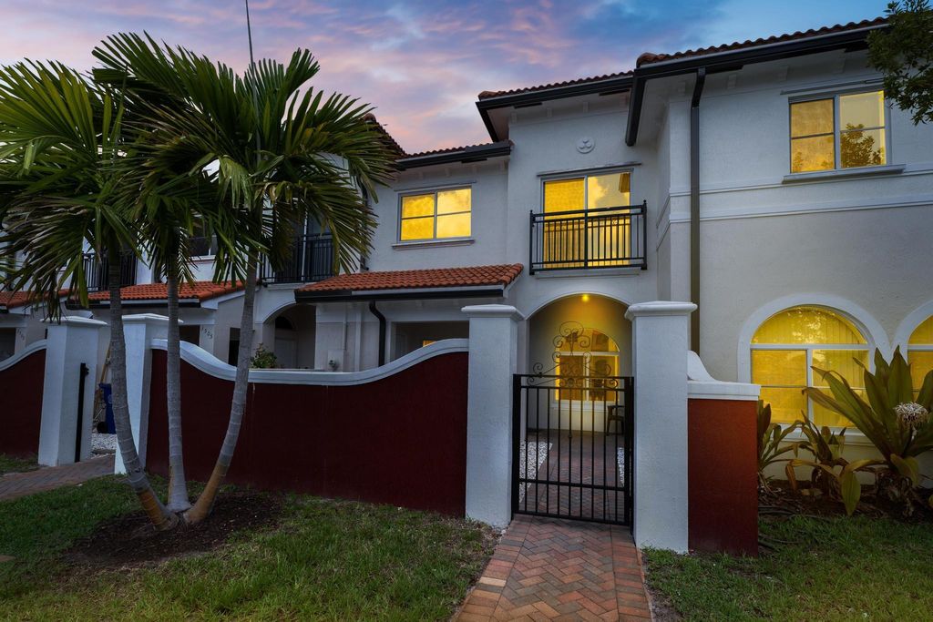 Photo of 3501 NW 29th Ct #3501, Lauderdale Lakes, FL 33311 (MLS # F10442328)