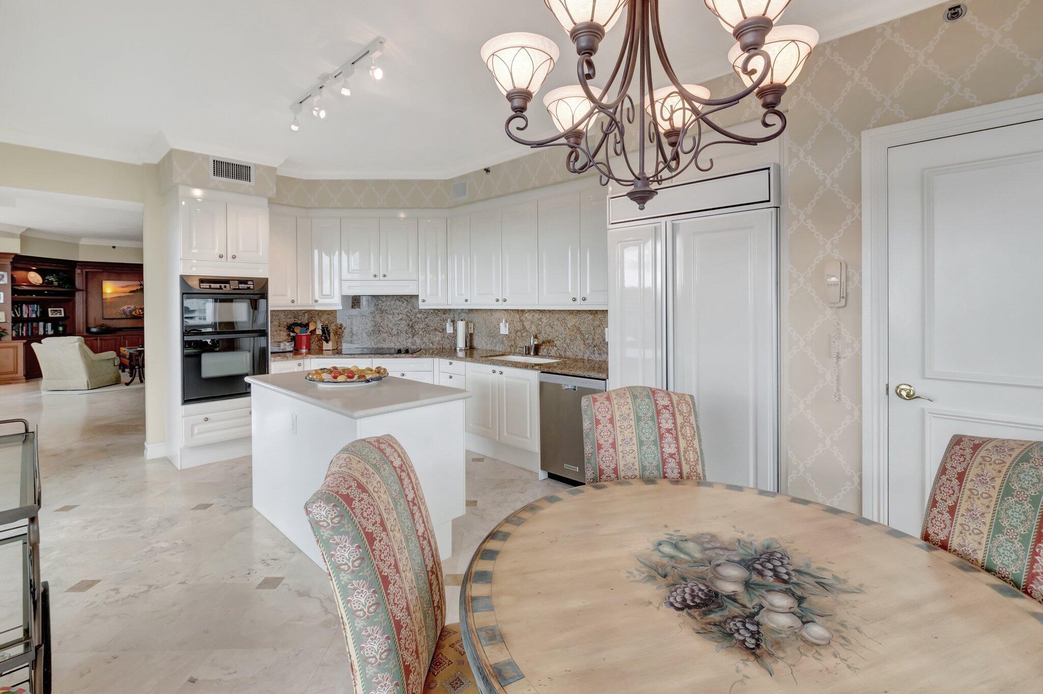 TOSCANA WEST TOWER II - Residential