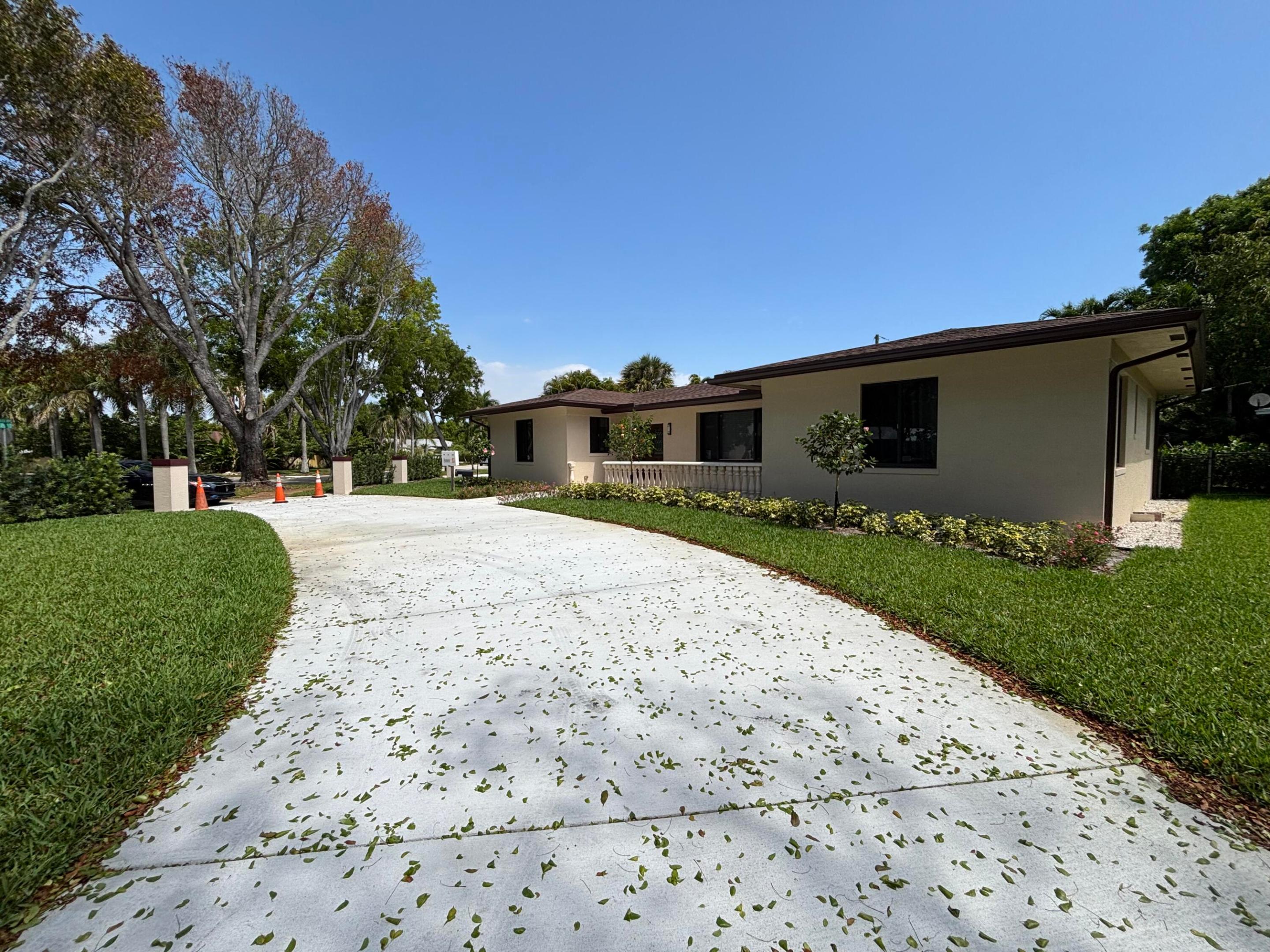 135 E Ilex Drive