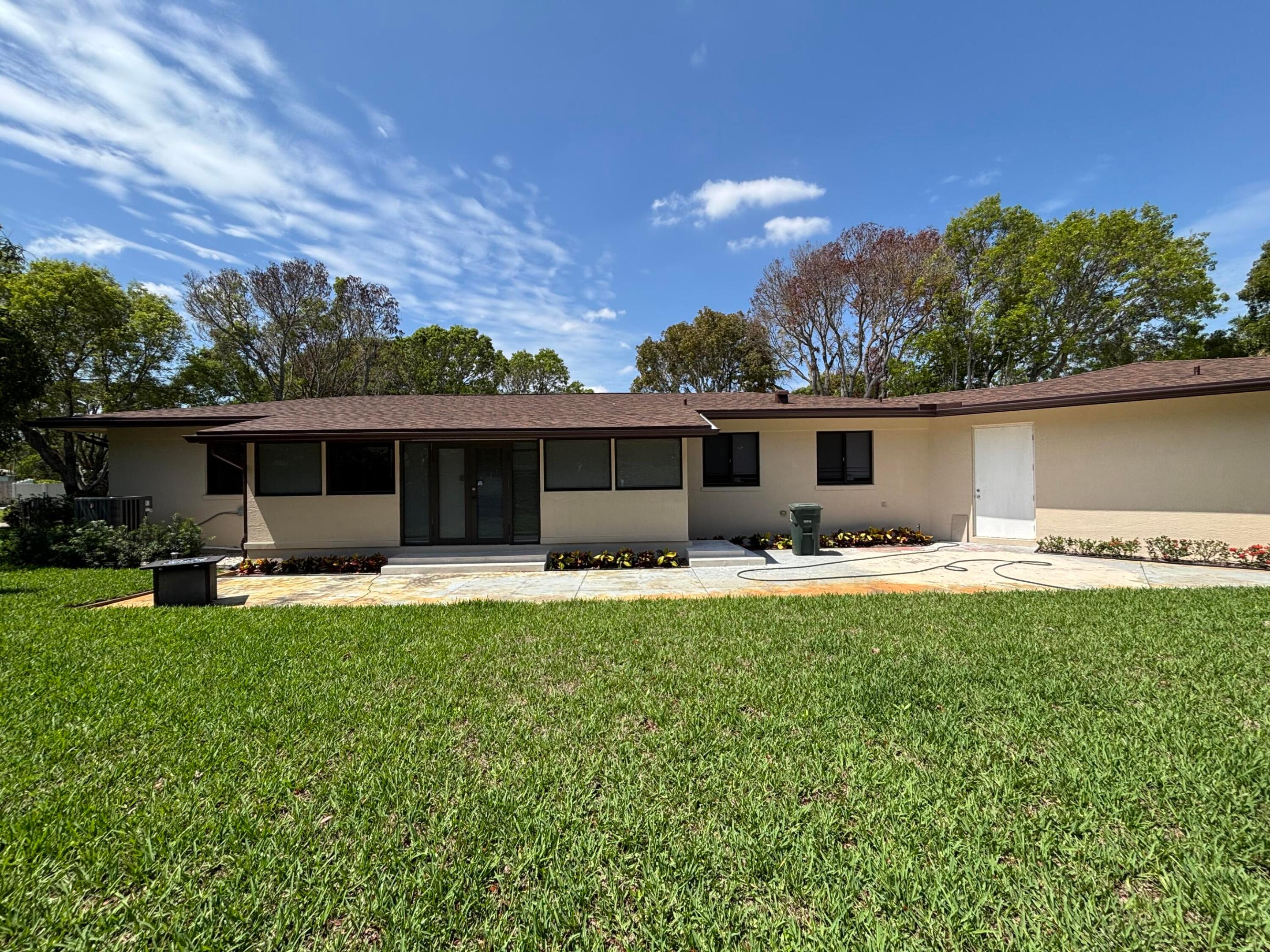 135 E Ilex Drive