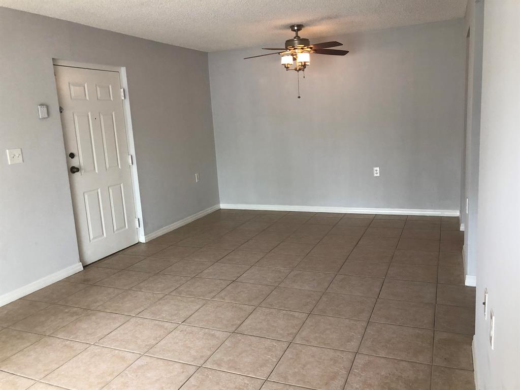 2 Bedroom 1 bath First floor unit with patio. Spacious living areas recently painted with tile throughout along with an inviting kitchen! 2 bedrooms are spacious as well and offer ample closet space. St Andrews is a well maintained community offers many resort style amenities including 3 pools. Located in central West Palm Beach close to everything! Rent includes water.
