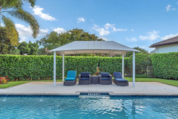 POINTE 100 CONDO - Residential