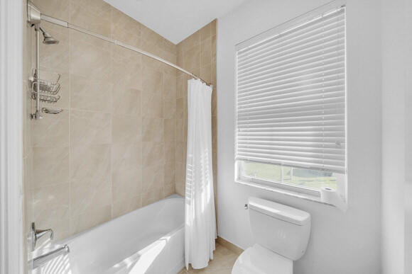 POINTE 100 CONDO - Residential