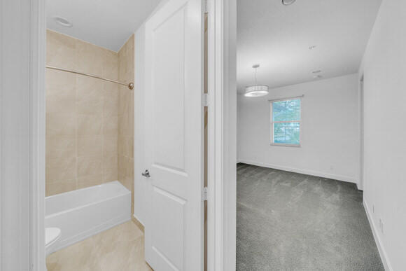 POINTE 100 CONDO - Residential