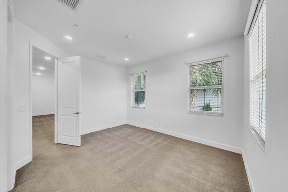 POINTE 100 CONDO - Residential