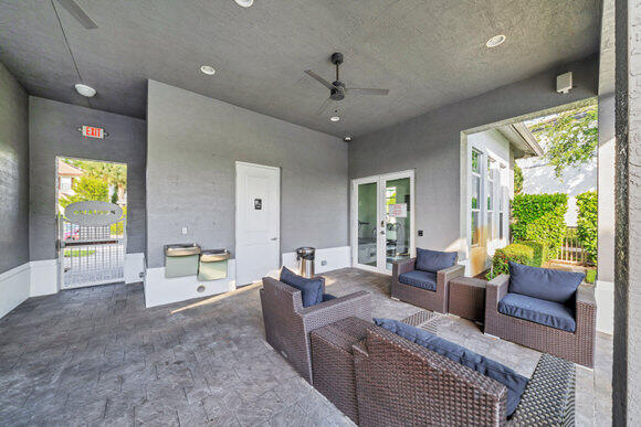 POINTE 100 CONDO - Residential