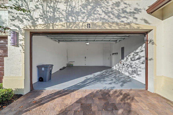 POINTE 100 CONDO - Residential