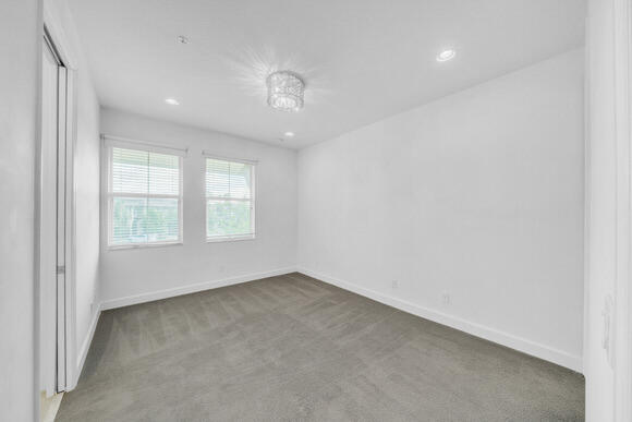 POINTE 100 CONDO - Residential