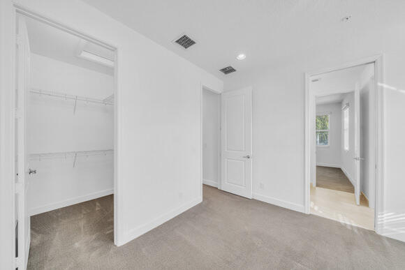 POINTE 100 CONDO - Residential