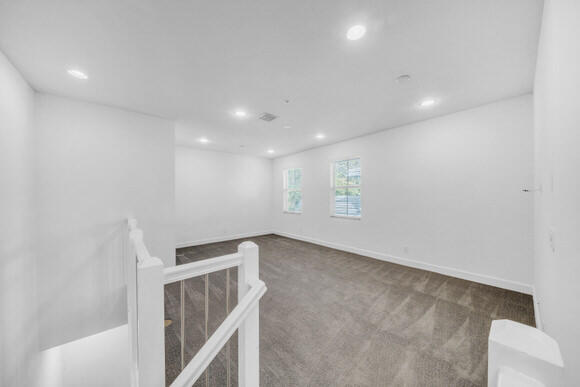 POINTE 100 CONDO - Residential