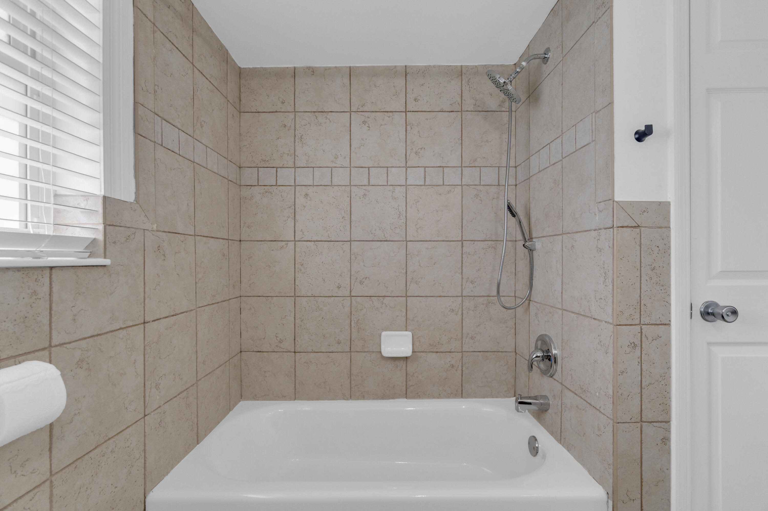 PALM BEACH FARMS CO 10 - Residential Lease