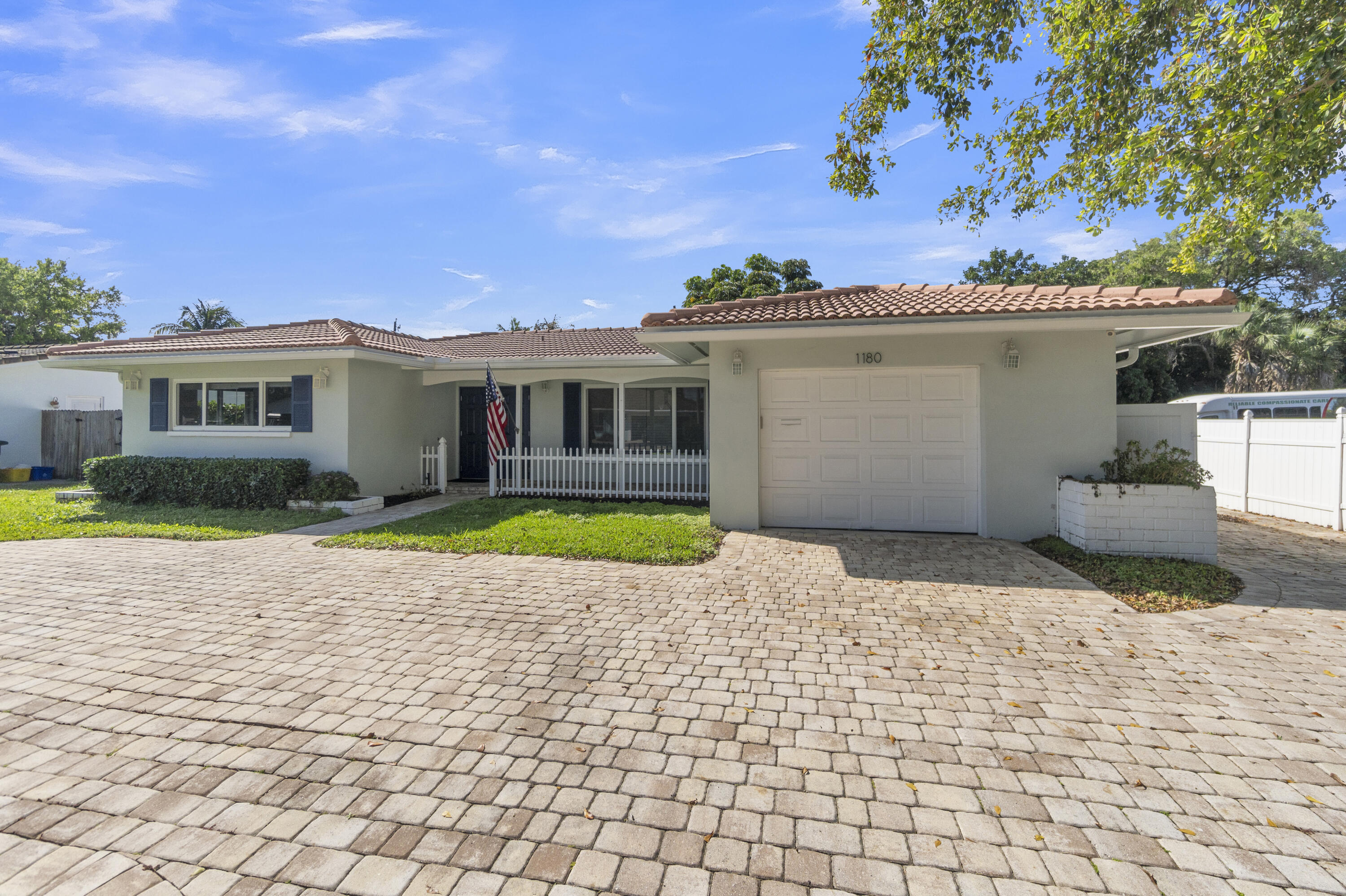 PALM BEACH FARMS CO 10 - Residential Lease