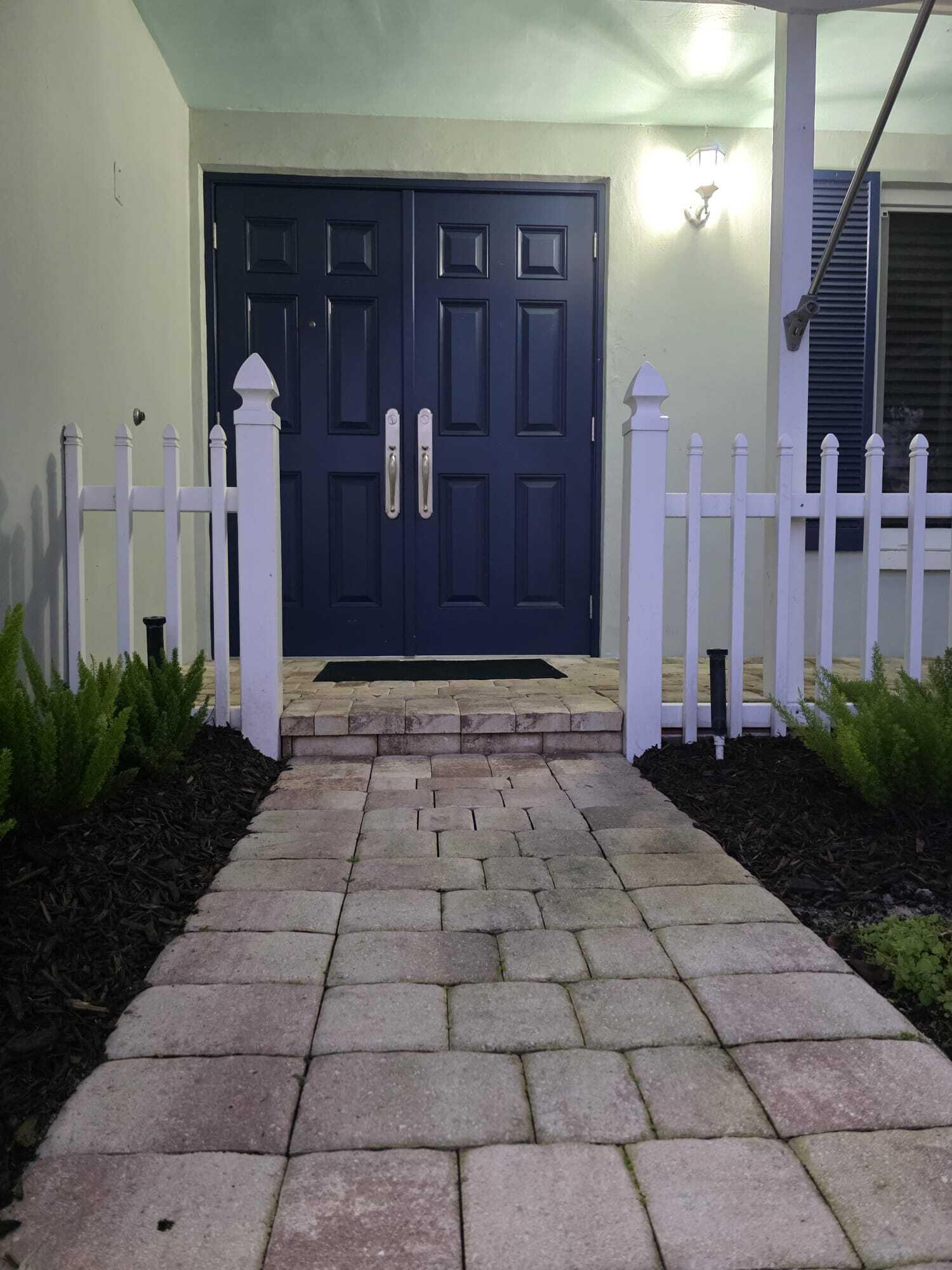 PALM BEACH FARMS CO 10 - Residential Lease