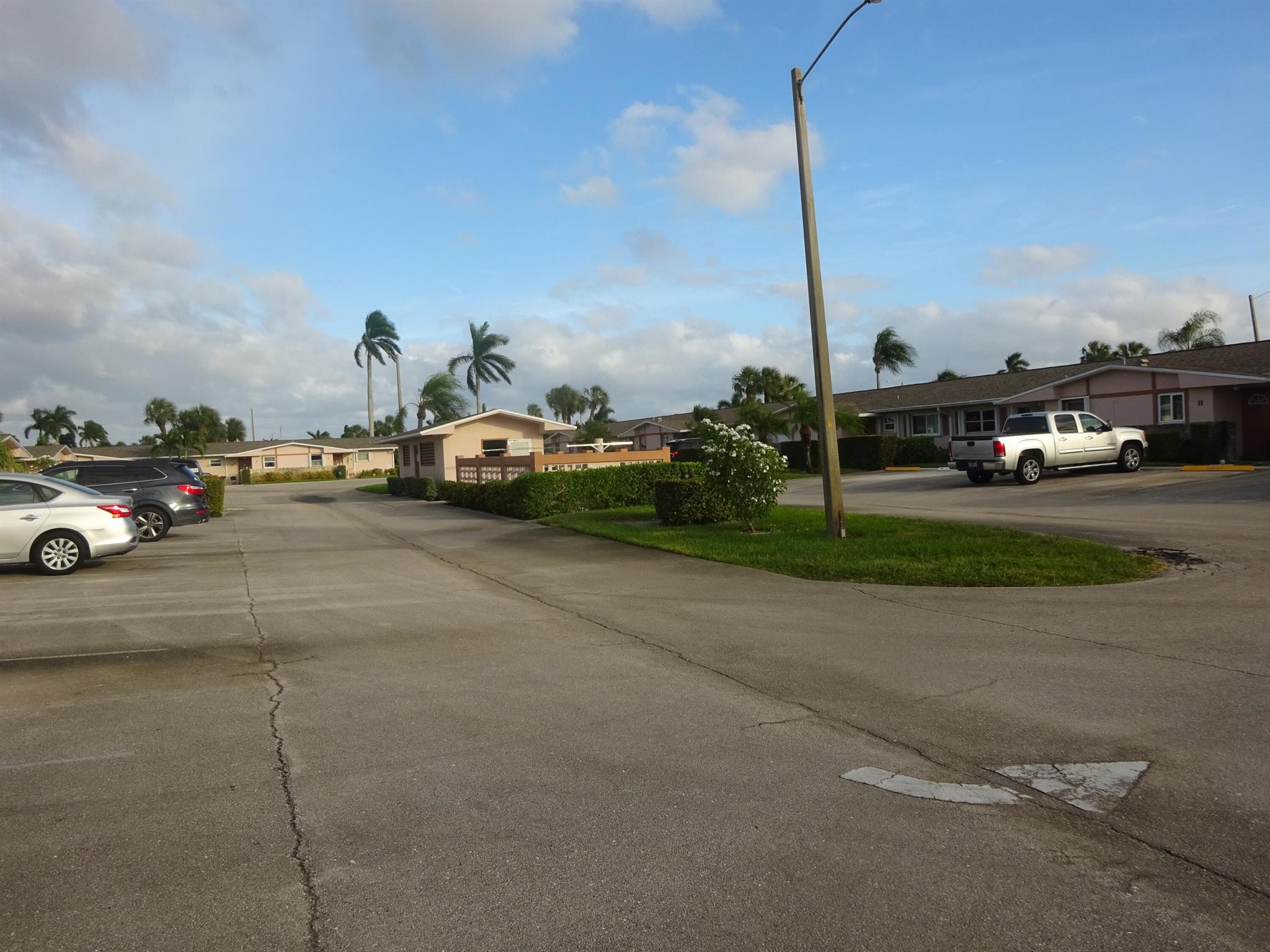 CRESTHAVEN VILLAS 28 COND - Residential