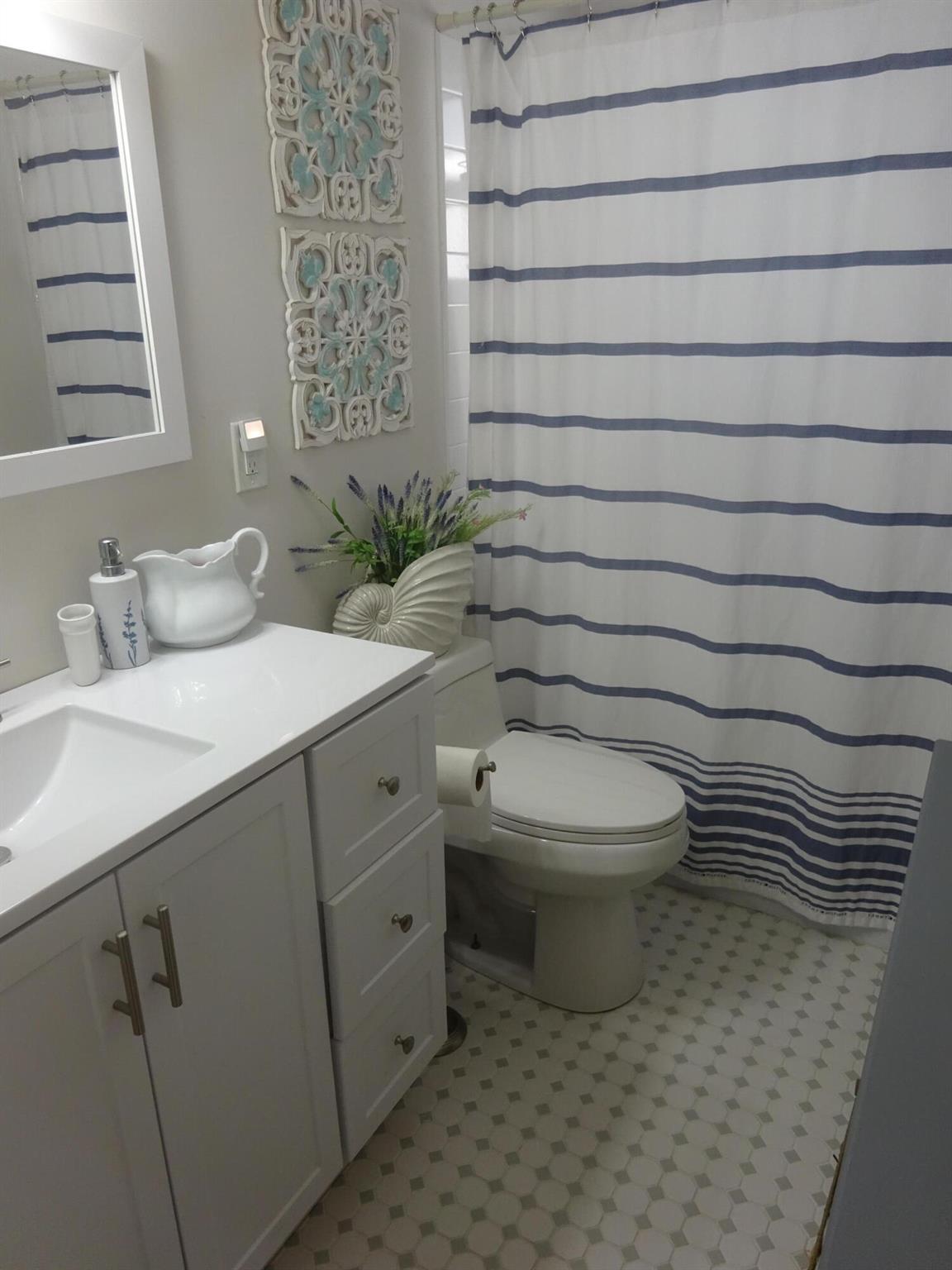 CRESTHAVEN VILLAS 28 COND - Residential