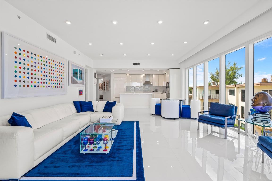 1200 Hillsboro Mile 1305