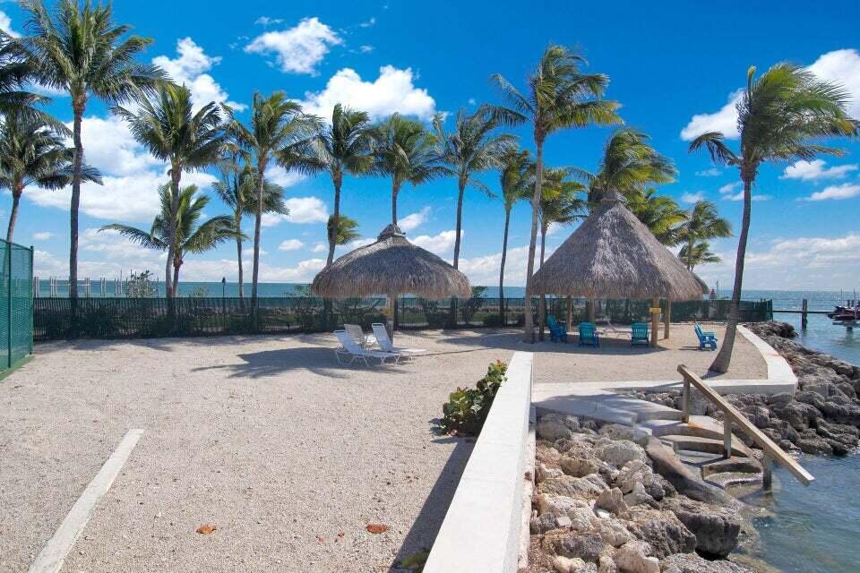 Bonefish Towers (54.5) - Residential