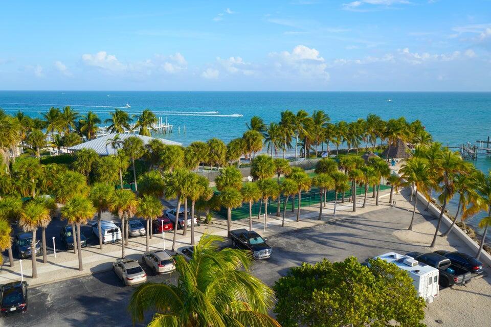 Bonefish Towers (54.5) - Residential