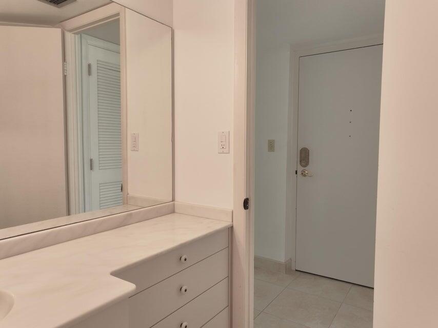 Bonefish Towers (54.5) - Residential