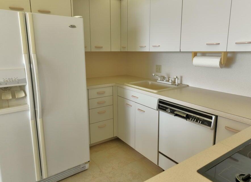 Bonefish Towers (54.5) - Residential