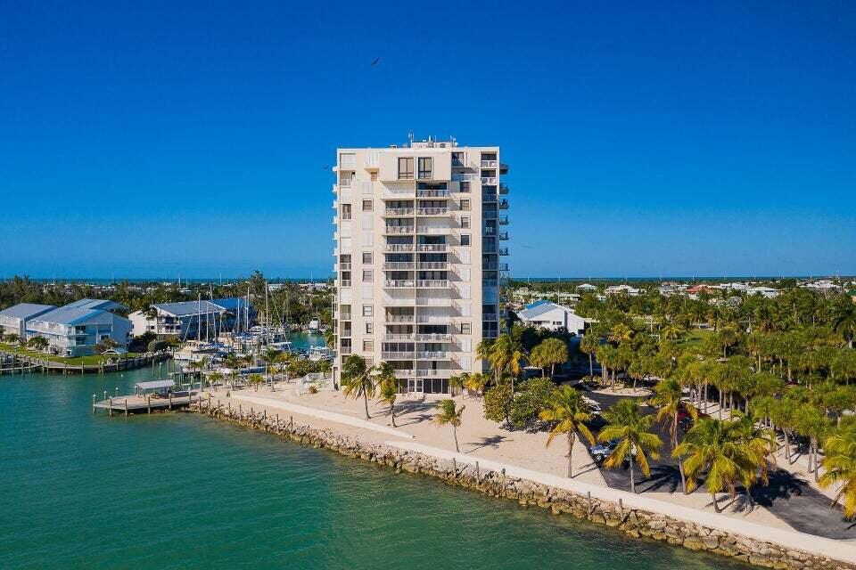 Bonefish Towers (54.5) - Residential
