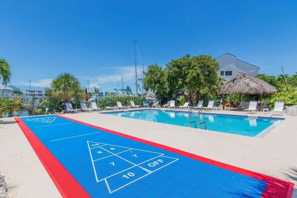 Bonefish Towers (54.5) - Residential