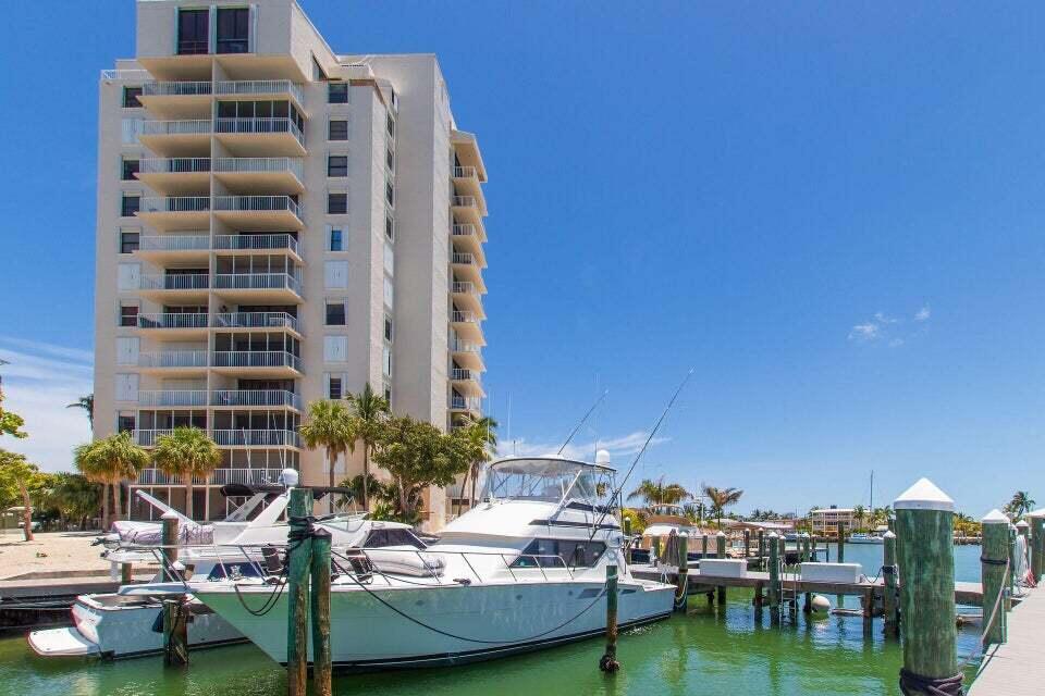 Bonefish Towers (54.5) - Residential