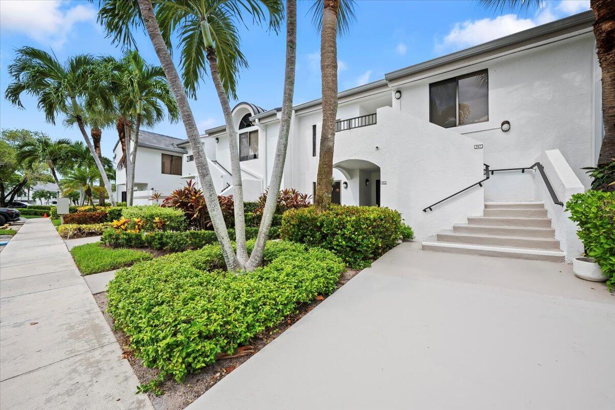 Golden opportunity in one of Delray's most exciting private clubs. This 2BD/2BA condo offers stunning views of the 13th hole and rear western exposure, perfect for sunset evenings on the screened porch. You're not stuck gazing at the backside of a building! Split-bedroom layout, eat-in kitchen, and ready for someone with vision to transform it into their dream space. The timing? Unbeatable. The entire club is mid-transformation -- and this is your chance to get in before values rise. Enjoy two championship golf courses, brand new tennis + pickleball pro shop, 8 pools, a state-of-the-art fitness center, and 3 onsite restaurants.Whether full-time or seasonal, this is resort-style living 10 minutes from downtown Delray and the beach -- and the smart buyer's moment to act before the wave hits