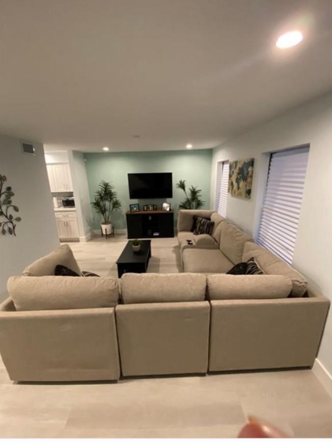 Valencia Village Condo Ph - Residential Lease