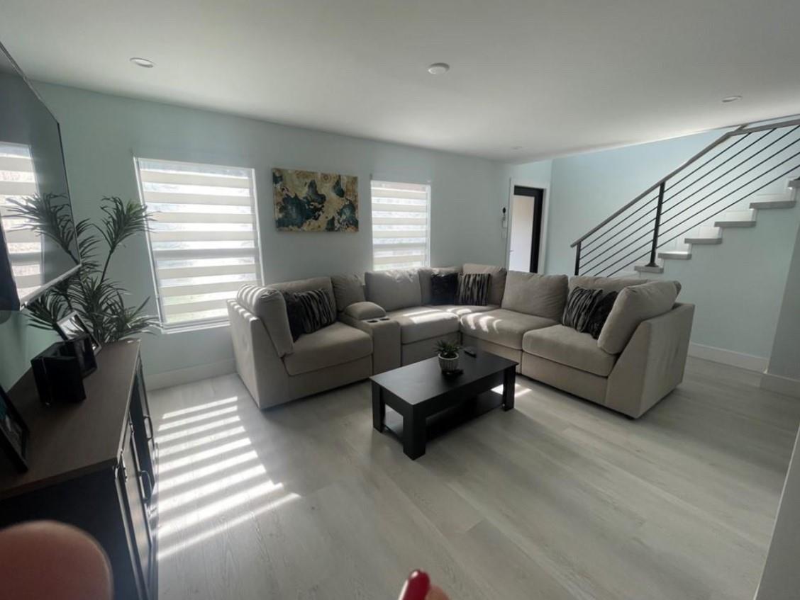 Valencia Village Condo Ph - Residential Lease