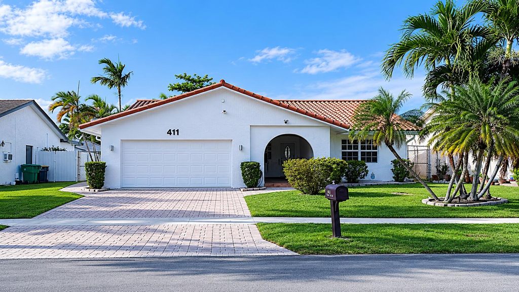 Photo of 411 SE 4th Street, Dania Beach, FL 33004 (MLS # B26031603)