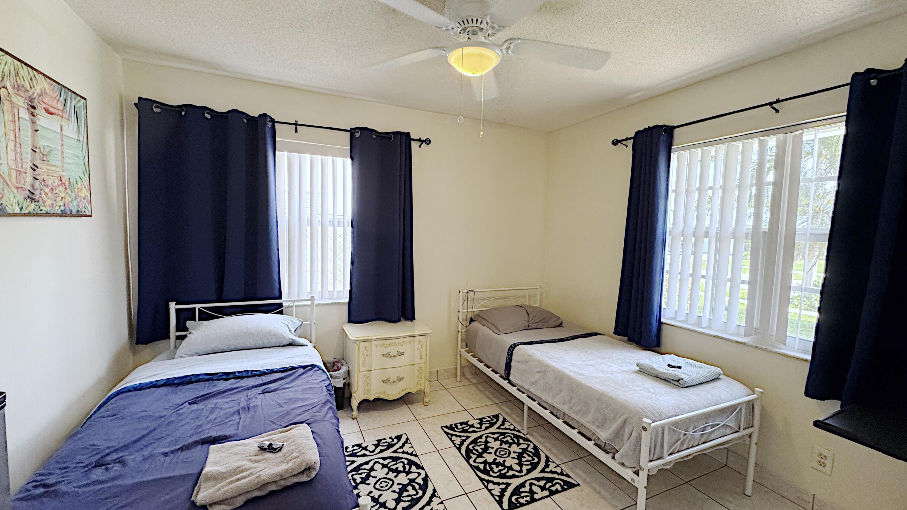HOLLYWOOD CENTER AMEN PLAT - Residential