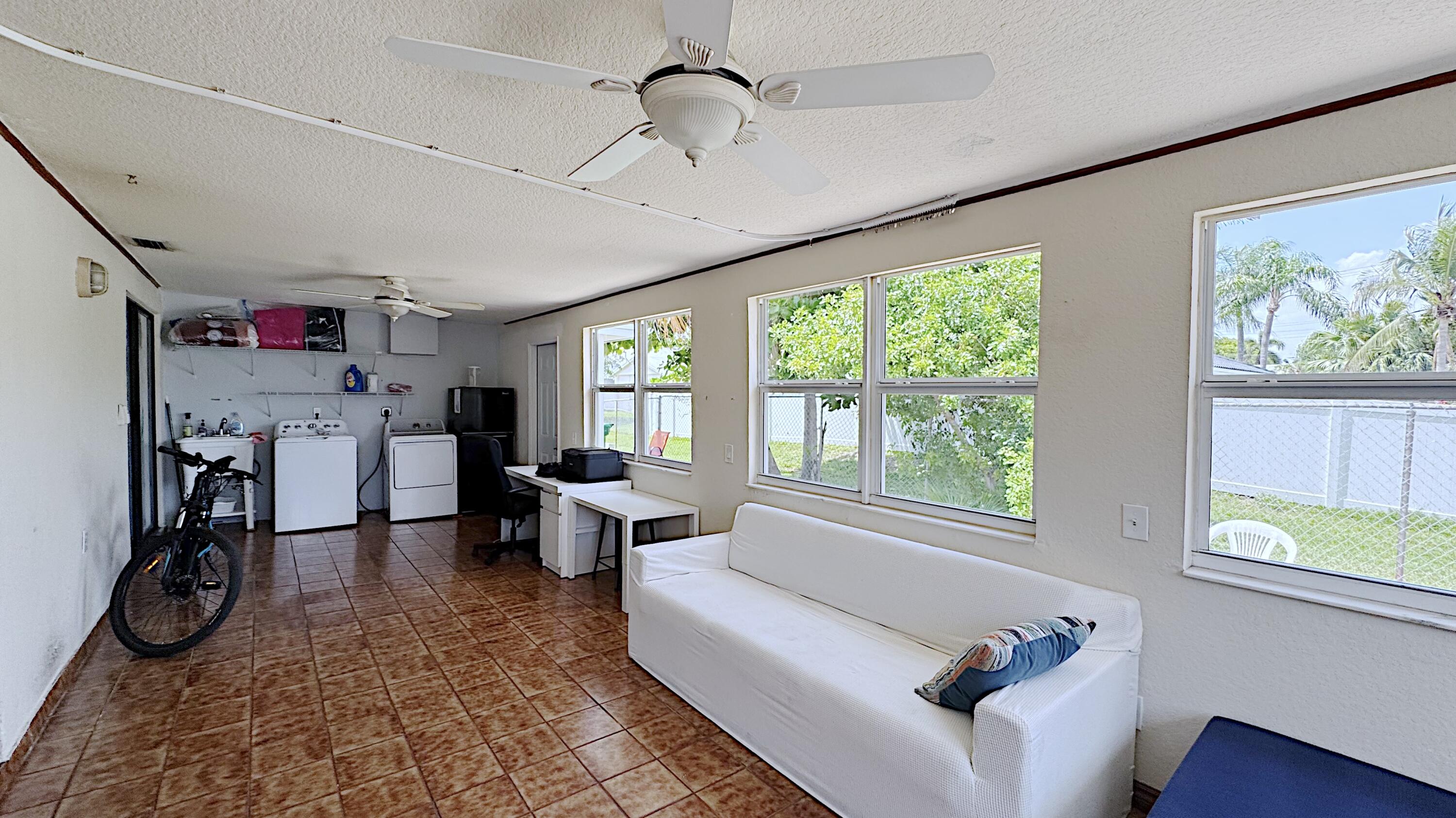 HOLLYWOOD CENTER AMEN PLAT - Residential