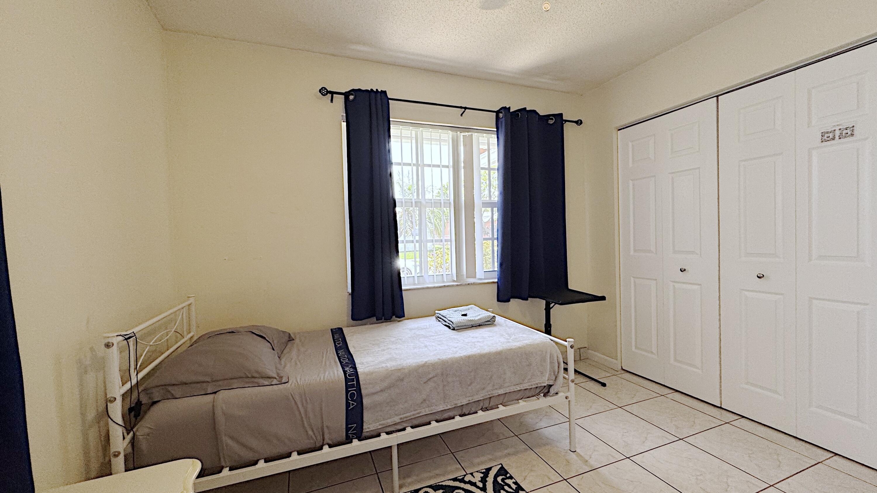 HOLLYWOOD CENTER AMEN PLAT - Residential