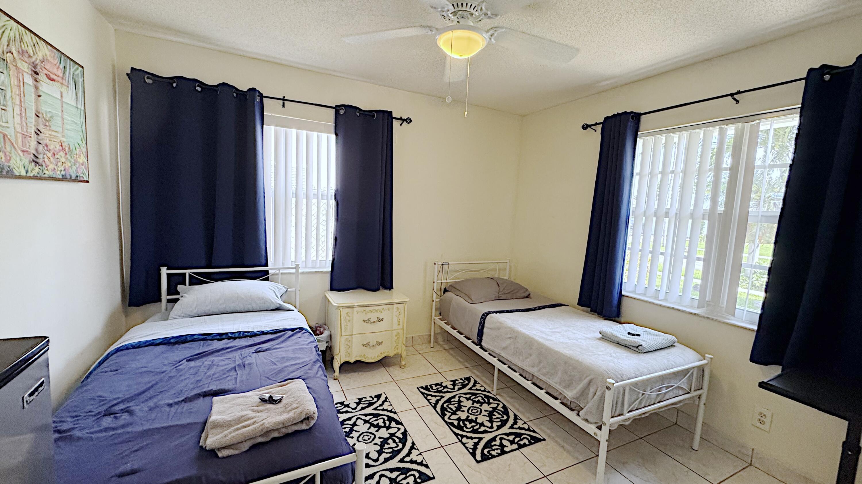 HOLLYWOOD CENTER AMEN PLAT - Residential