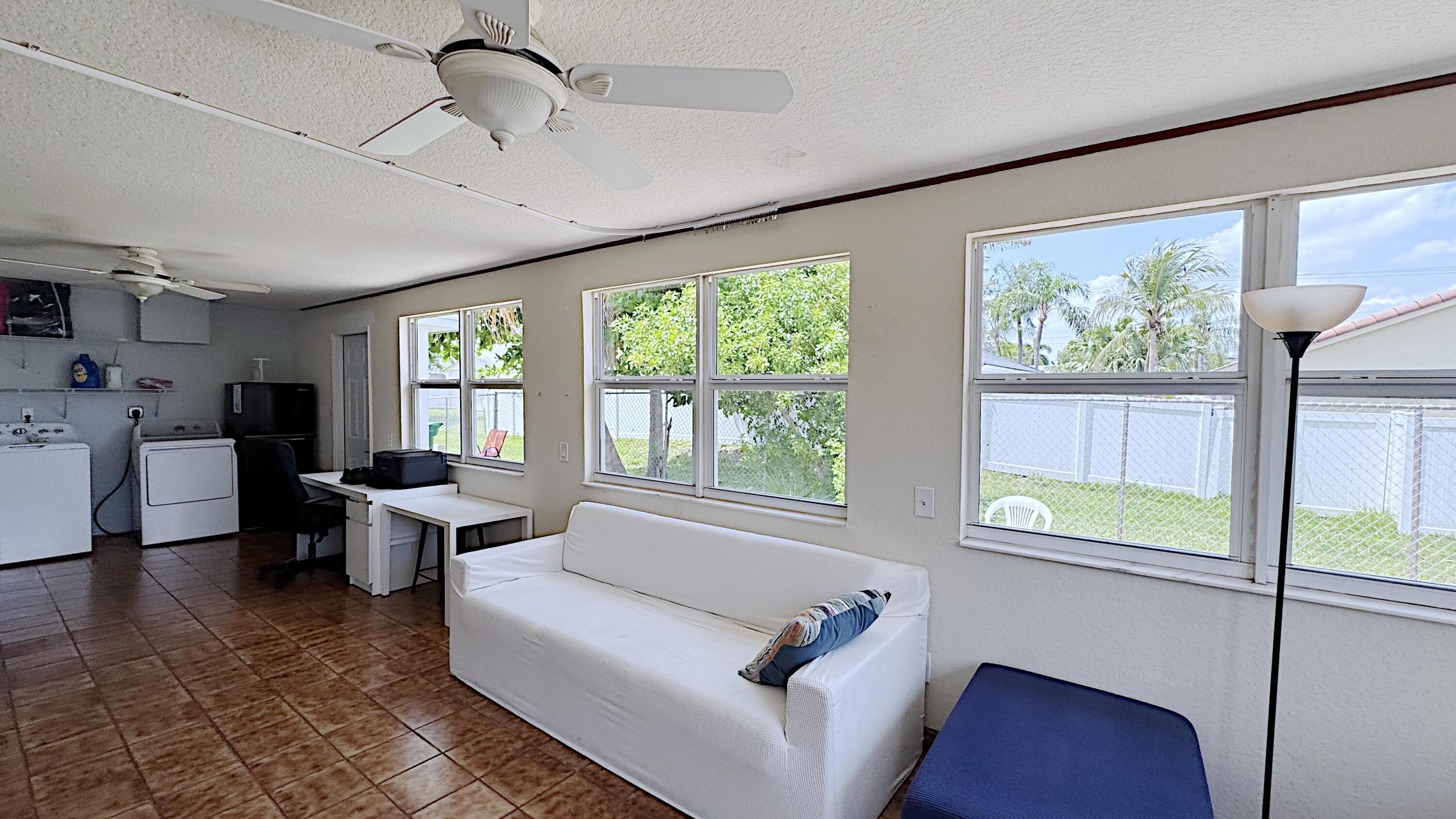 HOLLYWOOD CENTER AMEN PLAT - Residential