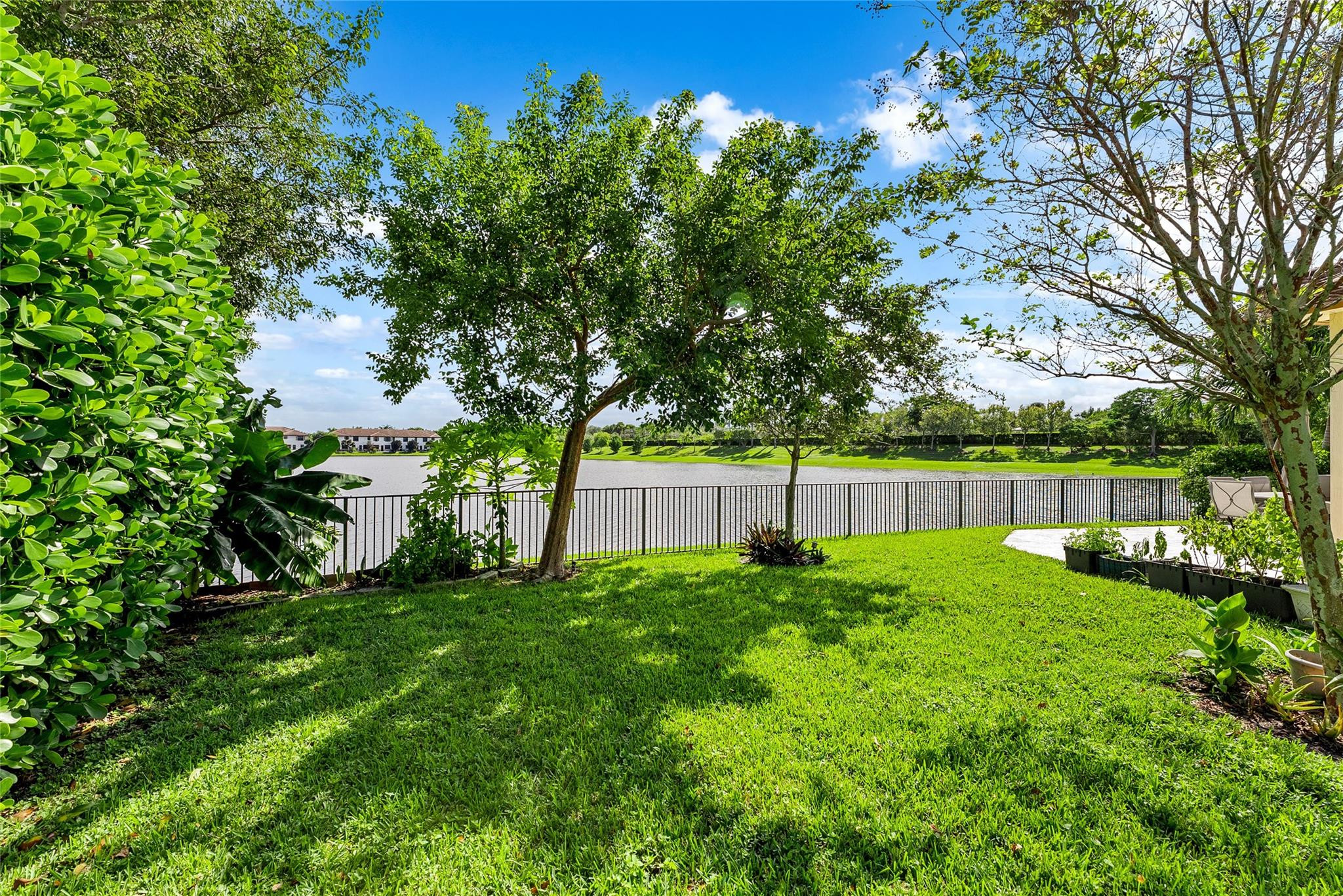 MiraLago - Residential