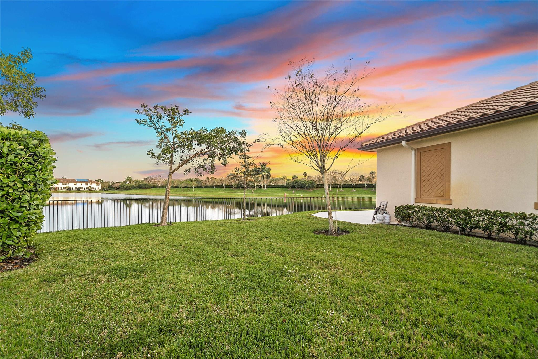 MiraLago - Residential