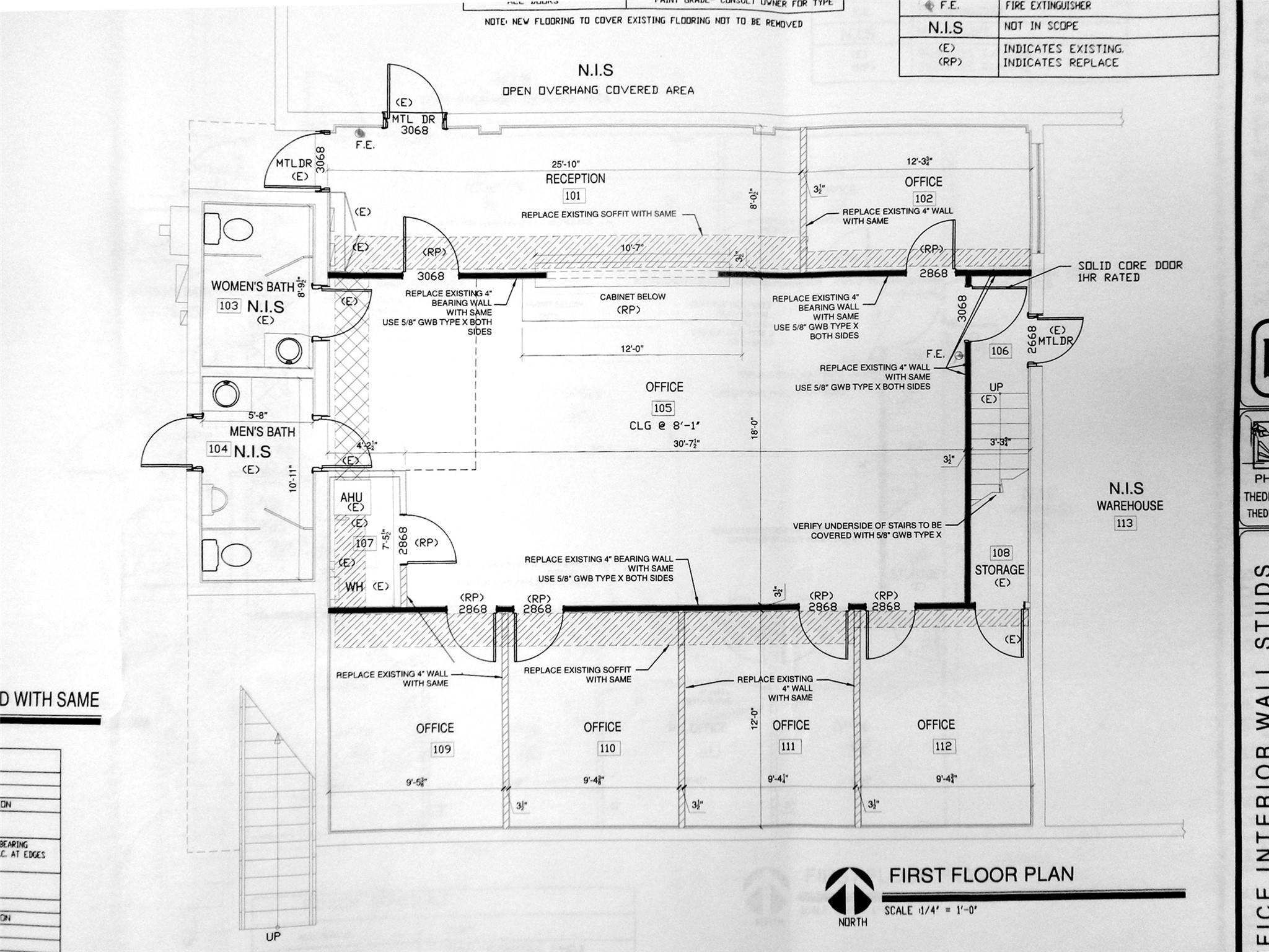 Main image without alt text