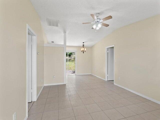 PORT ST LUCIE SECTION 25 - Residential Lease