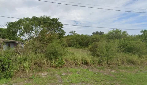 2424 42nd Street, Vero Beach, FL MLS: R11066082